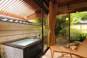 Urban floor Guestroom with open-air bath | Bathroom