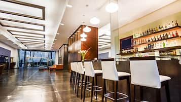 Bar (trong khuôn viên)
