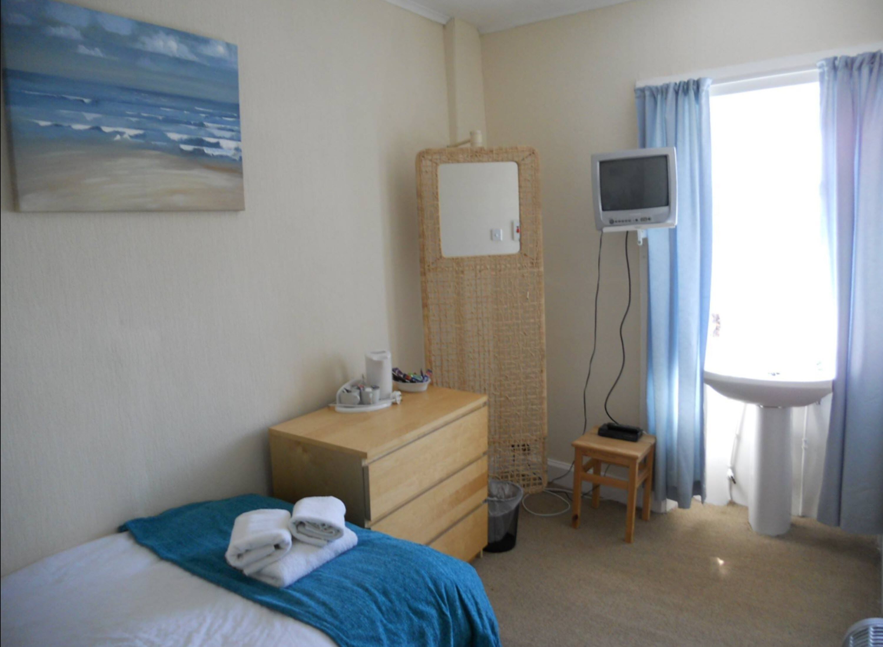 single room, ensuite | free wifi