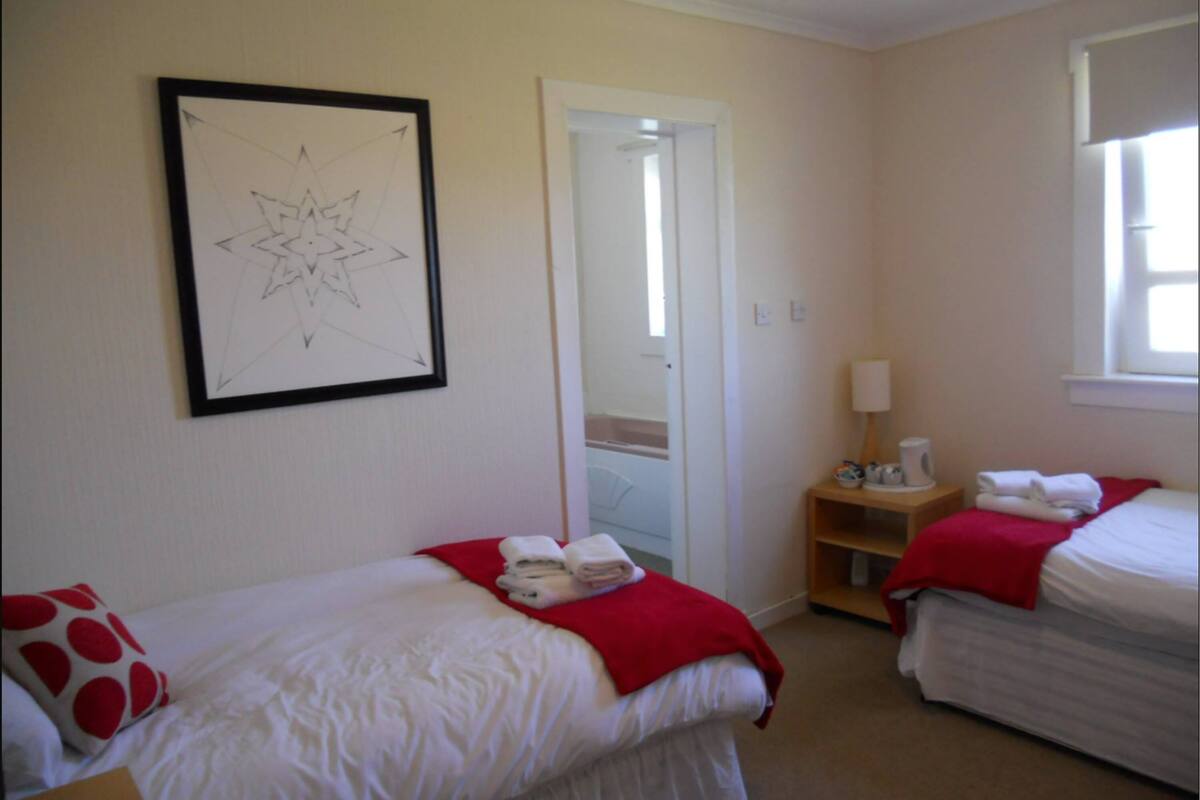 twin room, private bathroom | free wifi