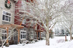 Exterior - Prairie Hotel (Yelm)