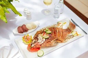 Alimentos y bebidas