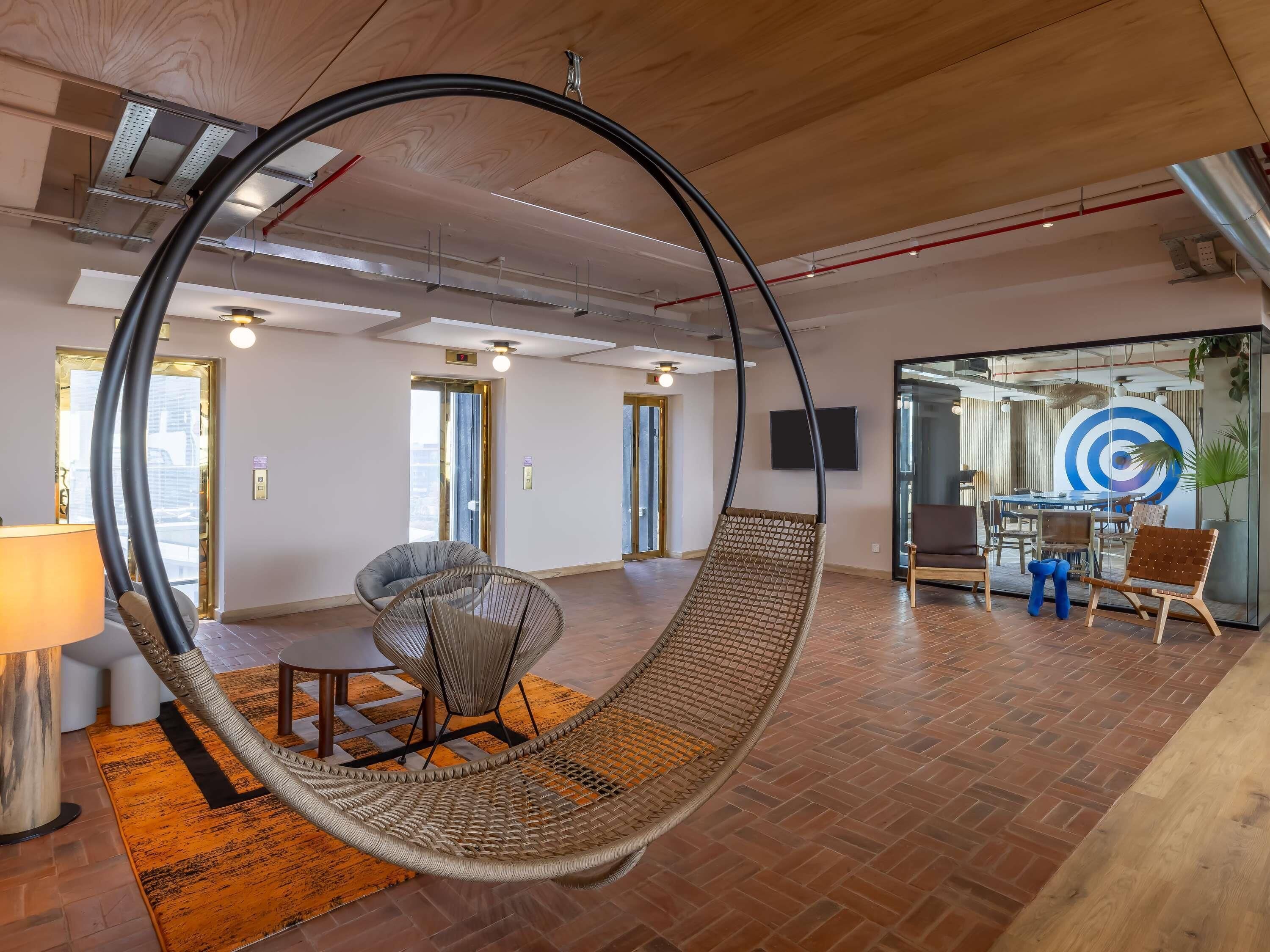 Breakfast, lunch, dinner served; pool views 