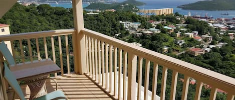 Eenvoudig appartement, 1 slaapkamer | Luxe beddengoed, individueel gedecoreerd, individueel gemeubileerd