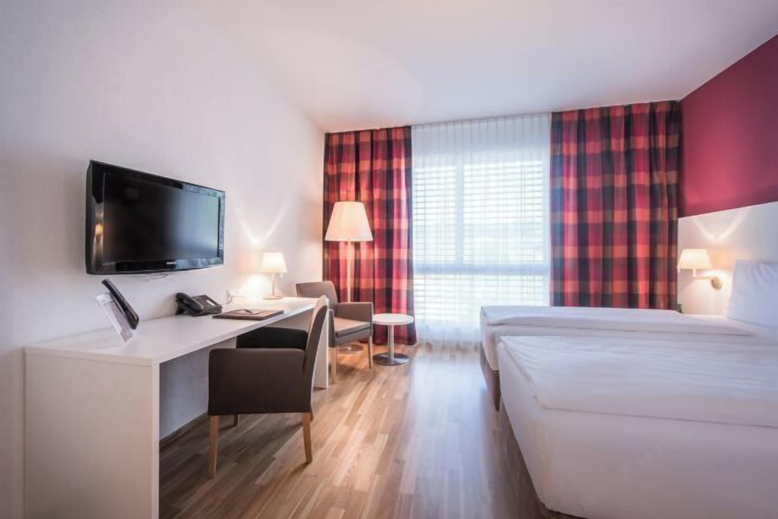 1 Schlafzimmer, Zimmersafe, Schreibtisch, schallisolierte Zimmer