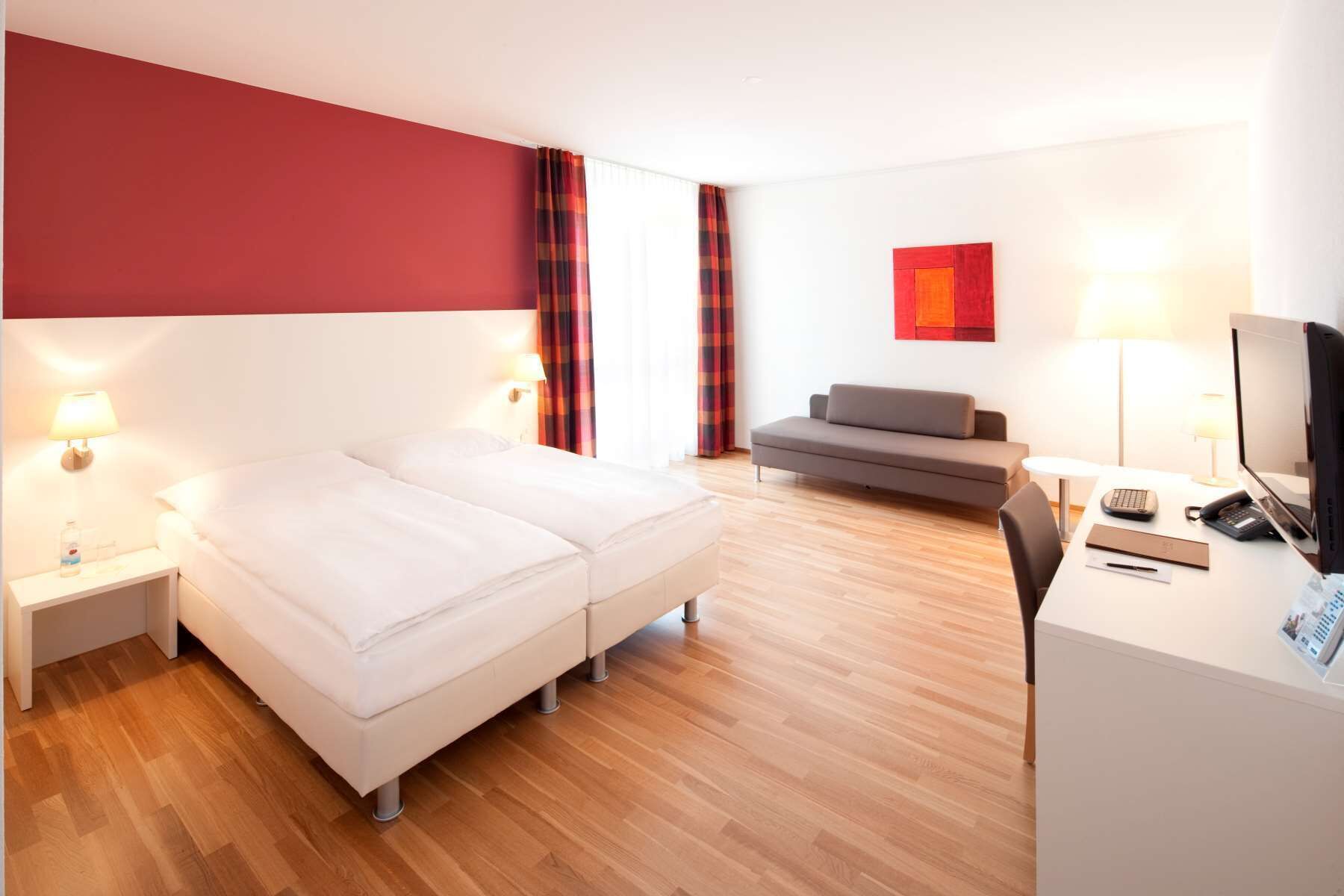 1 bedroom, in-room safe, desk, soundproofing