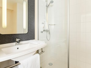 1 bedroom, Egyptian cotton sheets, premium bedding, in-room safe - ibis Paris Issy Les Moulineaux Val de Seine (Issy-les-Moulineaux)