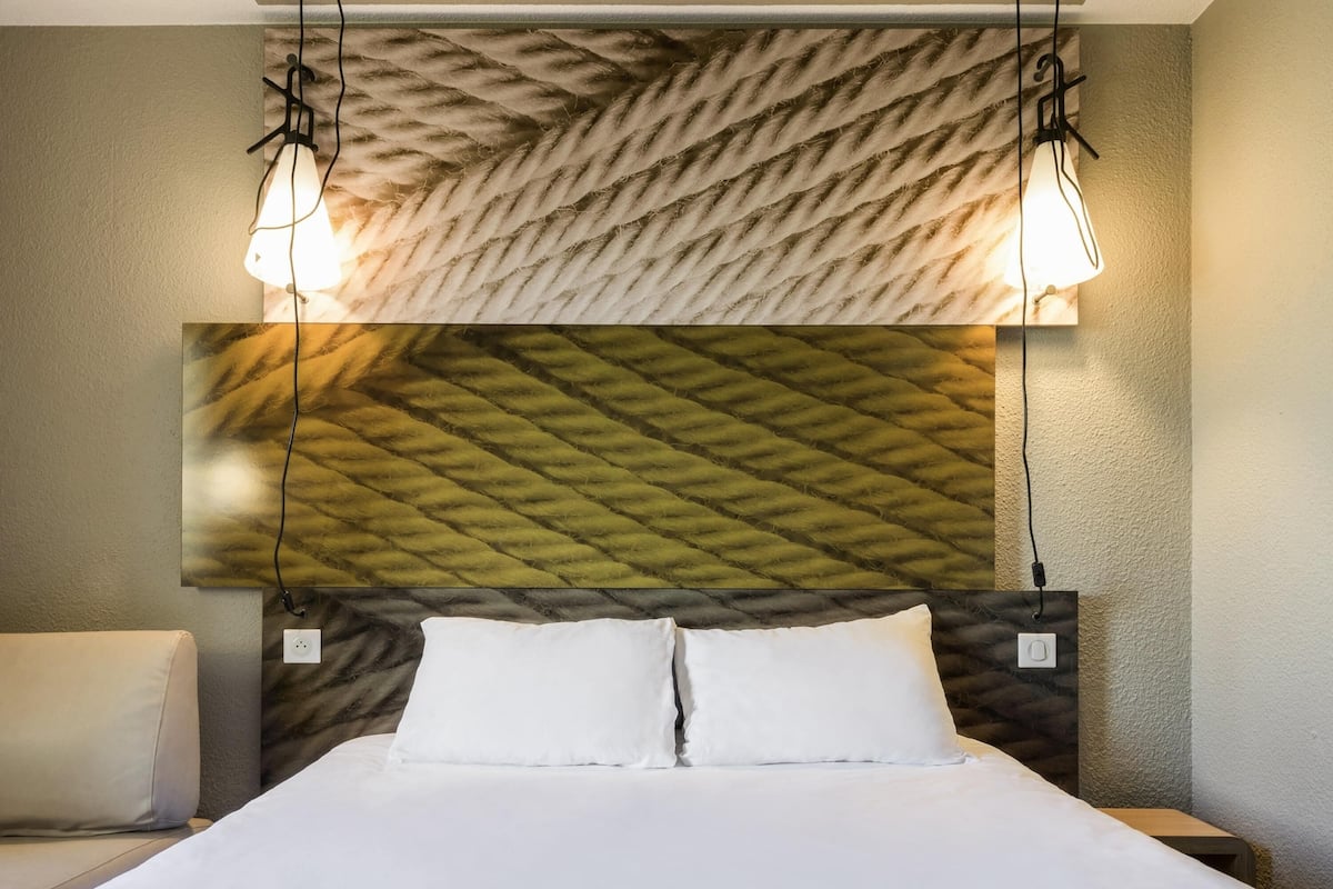 Standard Double Room, 1 Double Bed | 1 bedroom, Egyptian cotton sheets, premium bedding, in-room safe