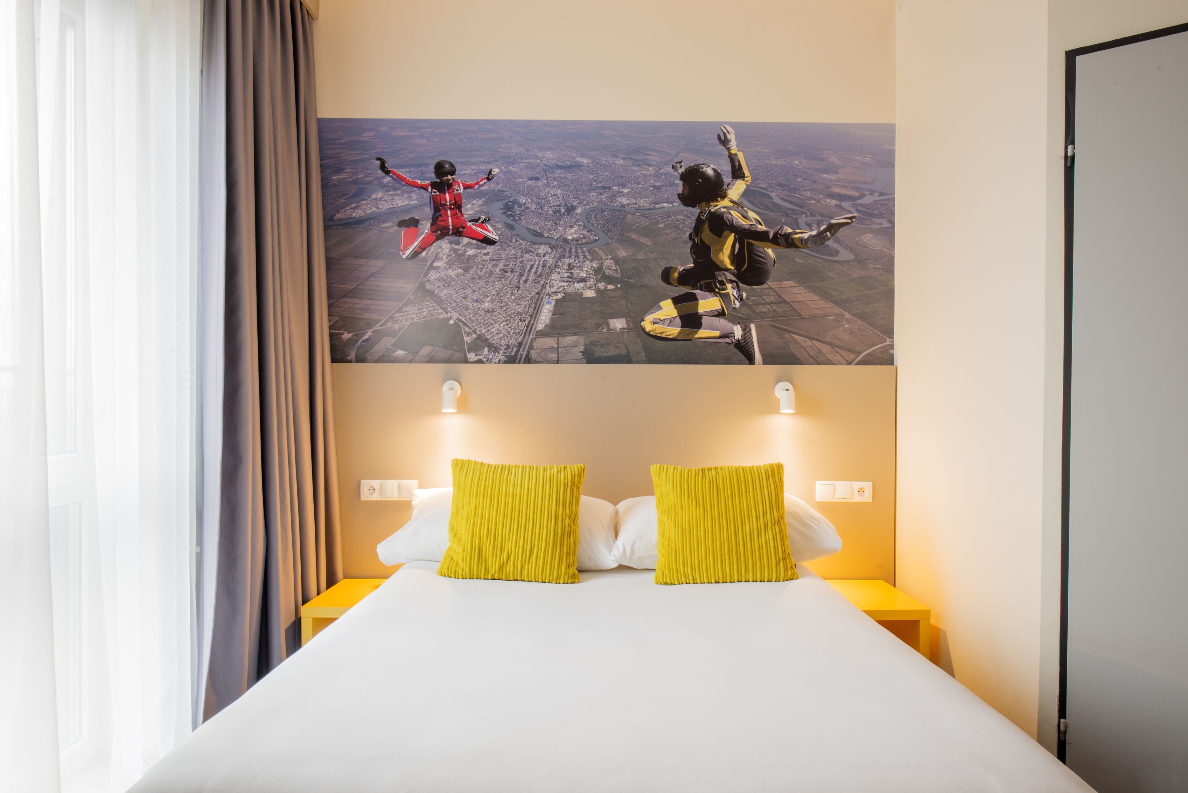 Standard Room, 1 Single Bed | Desk, soundproofing, iron/ironing board (on request)
