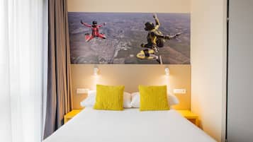 Standard Room, 1 Single Bed | Desk, soundproofing, iron/ironing board (on request)