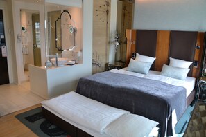 Literie de qualité supérieure, surmatelas, minibar