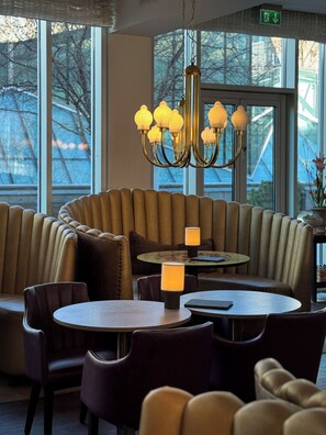 3 bars/lounges - Tivoli Hotel (Copenhagen)