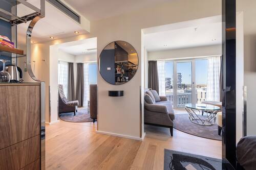 Premium Suite - Lounge Included | Ropa de cama de alta calidad, camas con pillow-top y minibar