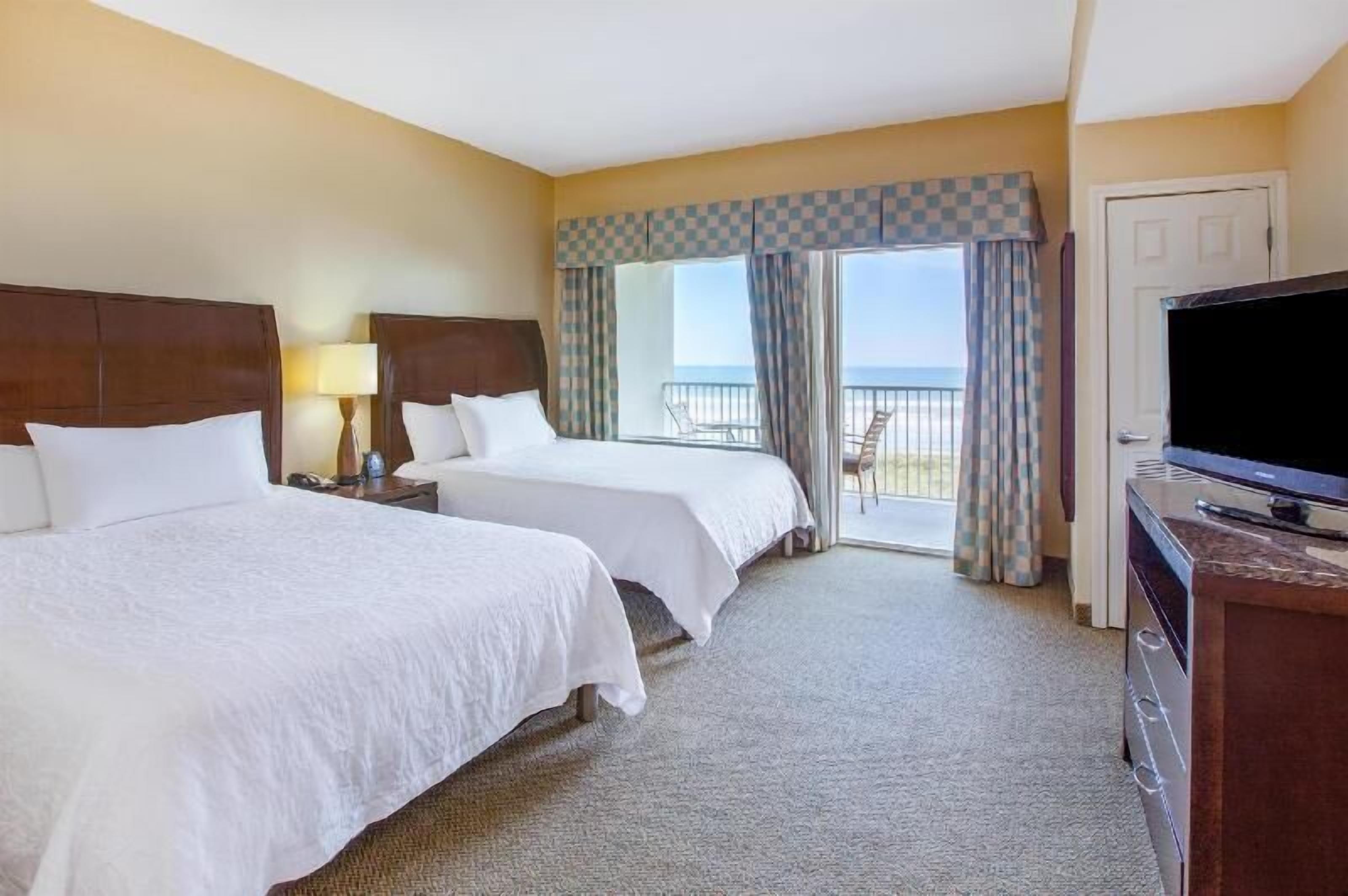 Caja de seguridad en la habitación y escritorio 