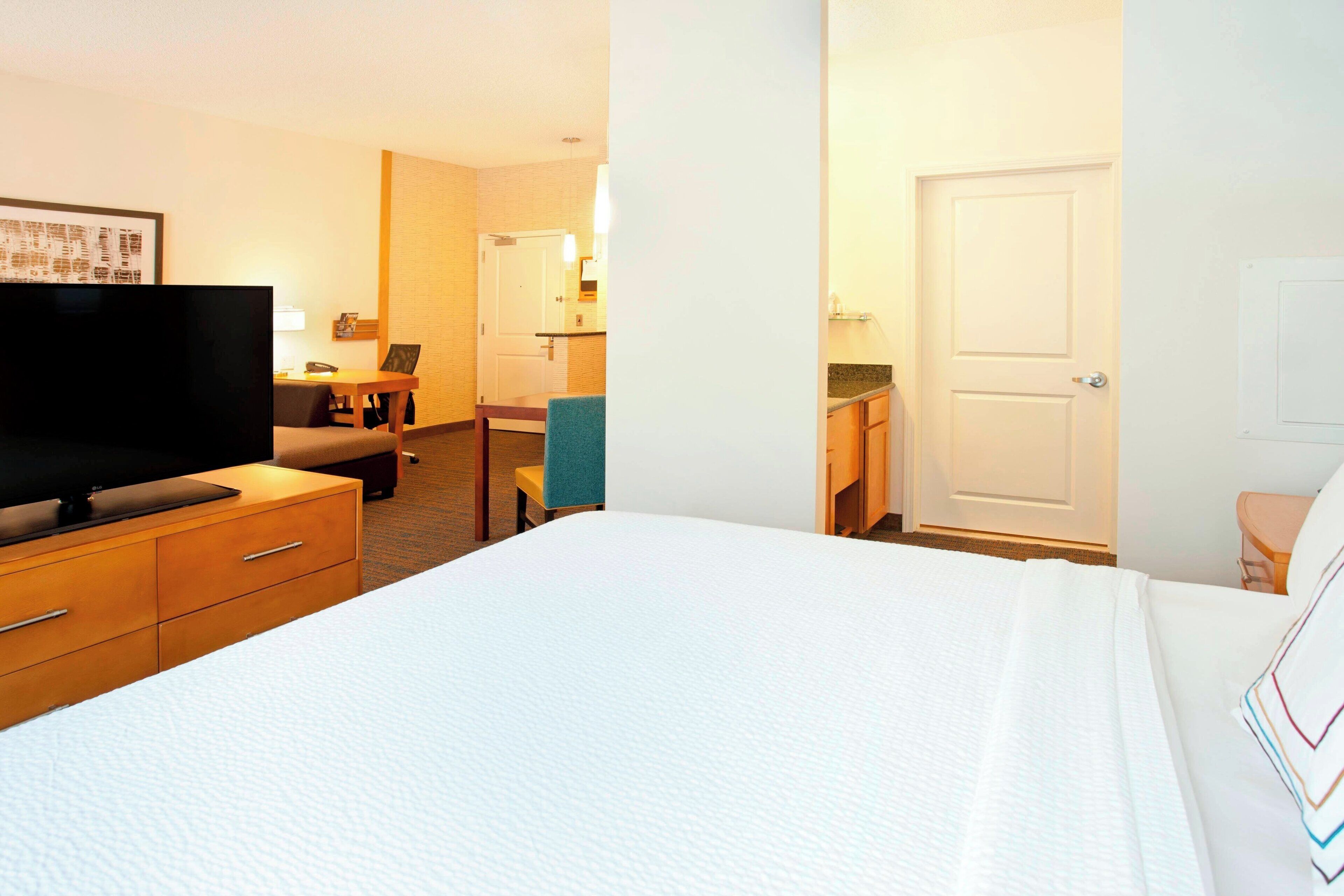 in-room safe, desk, iron/ironing board, free wifi