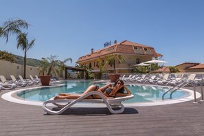 Outdoor pool, pool loungers