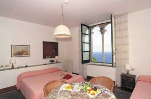 Desk, cribs/infant beds, free WiFi, wheelchair access - Villa Belvedere (Cefalù)