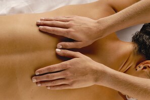 Behandelingskamers voor koppels, sportmassages, gezichtsbehandelingen