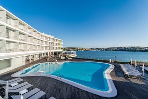 Seasonal outdoor pool, pool umbrellas, sun loungers