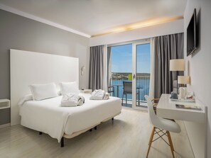 1 bedroom, minibar, in-room safe, desk