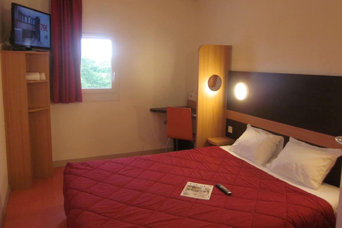 Standard Room, 1 Double Bed | Desk, soundproofing, free WiFi, bed sheets