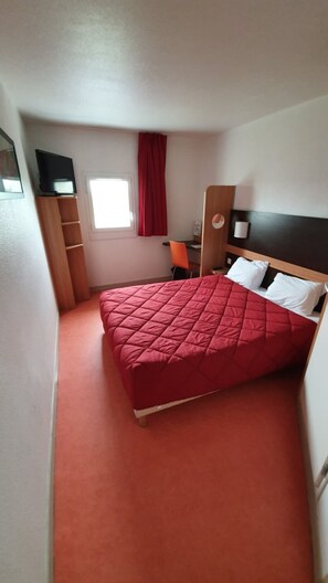 Desk, iron/ironing board, free WiFi, bed sheets