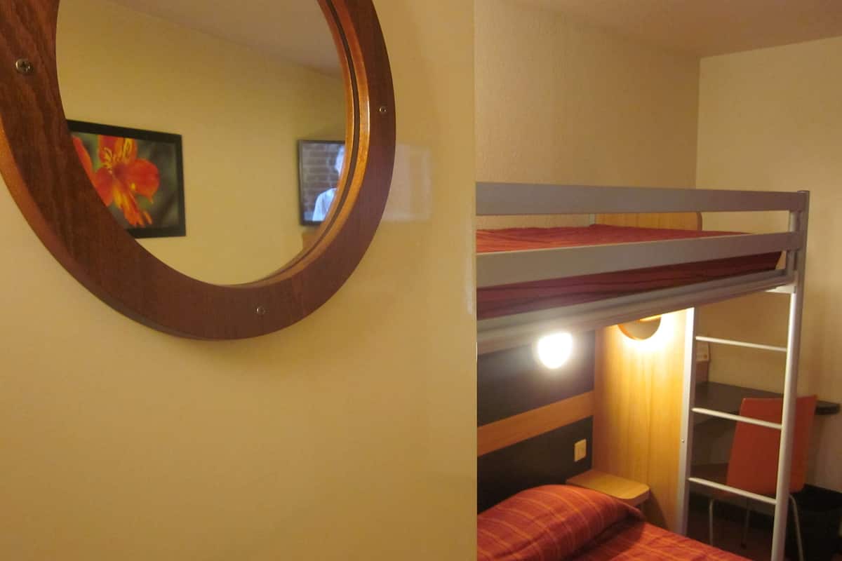 Standard Room, Multiple Beds (1 Double and 1 Single bed) | Desk, soundproofing, free WiFi, bed sheets