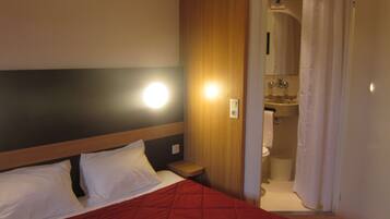 Standaard kamer, 1 tweepersoonsbed | Een bureau, geluiddichte muren, gratis wifi, beddengoed