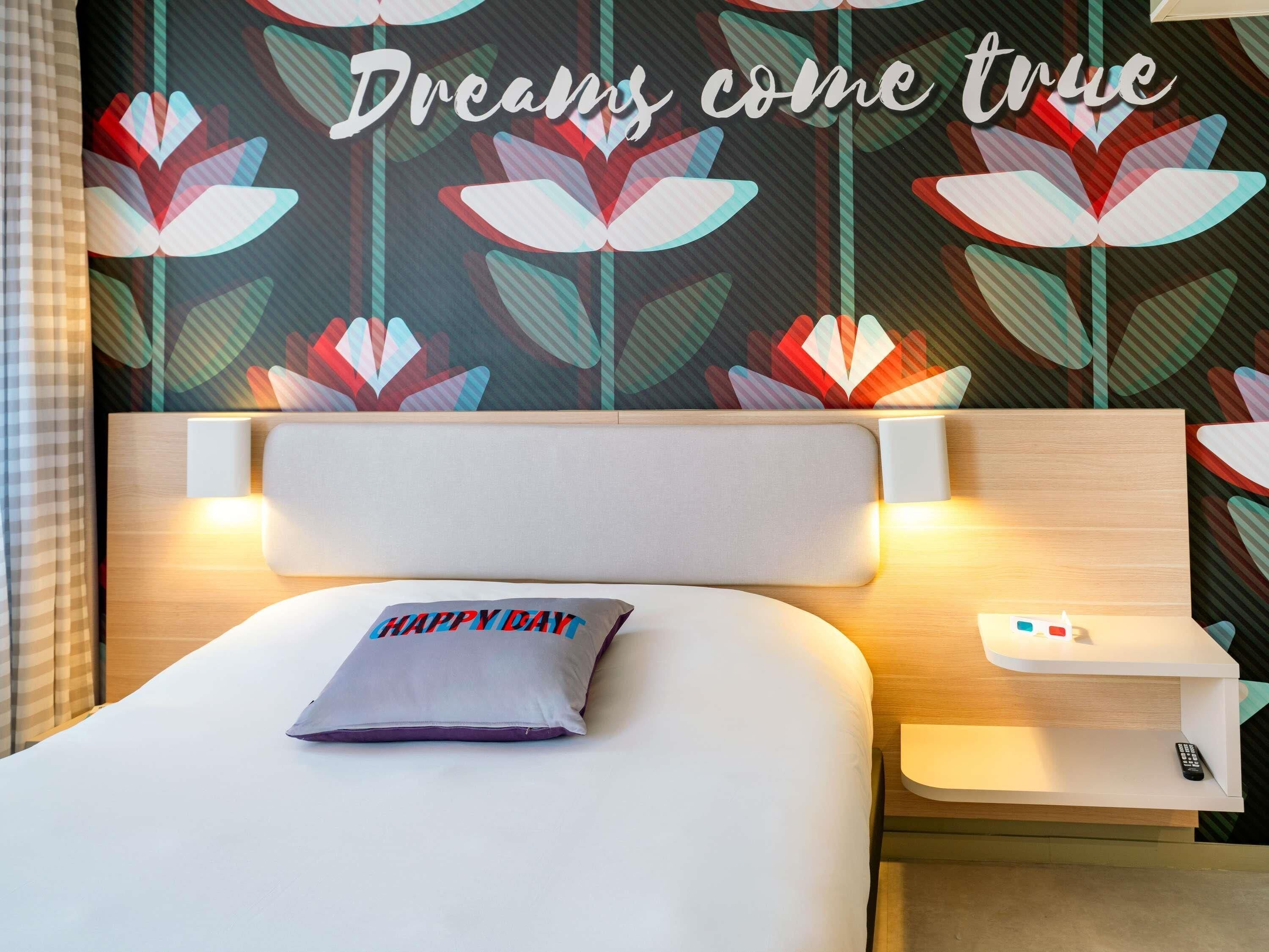 Standard Room, 1 Double Bed | Premium bedding, individually decorated, individually furnished, desk