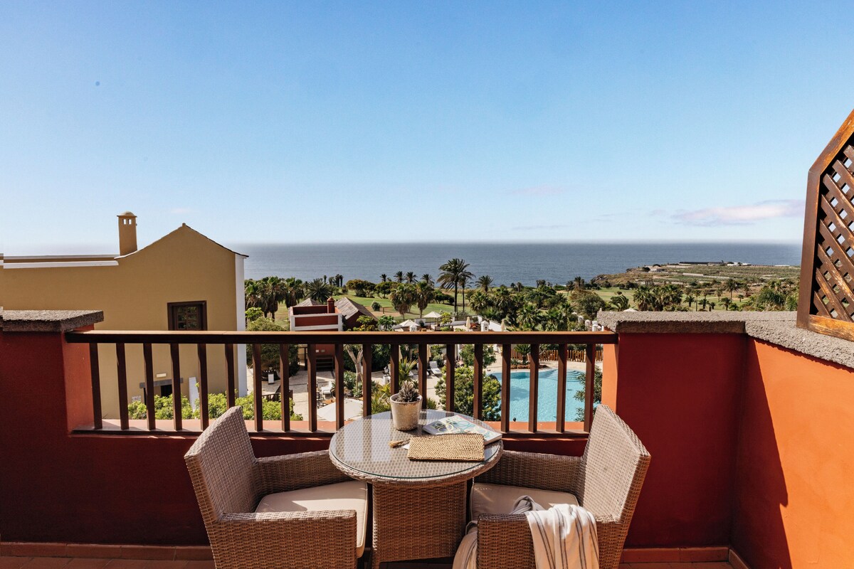 Suite Junior, pemandangan laut (Singular, Panoramic Terrace) | Seprai premium, selimut bulu angsa, minibar, dan brankas
