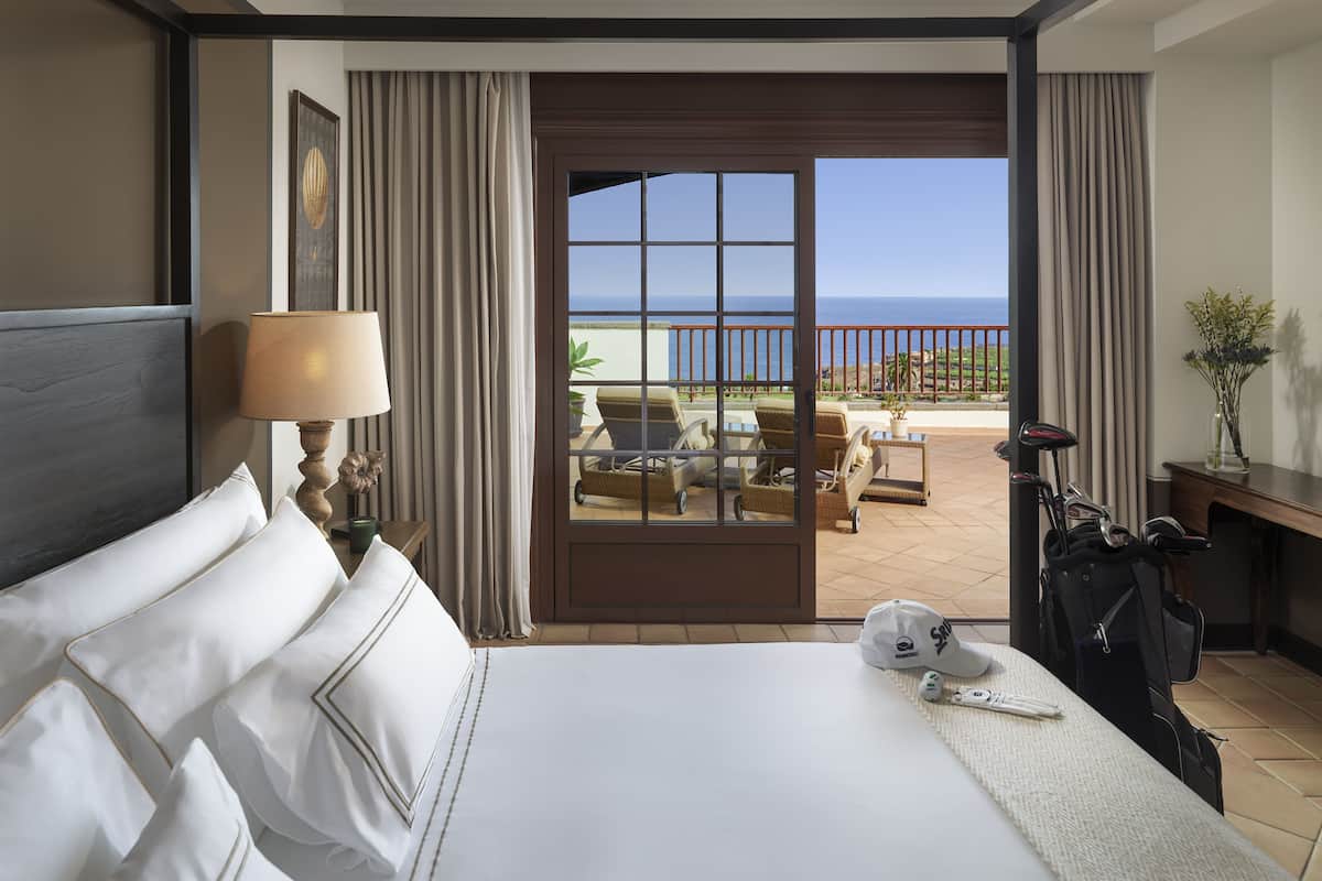 1 bedroom, premium bedding, down comforters, minibar