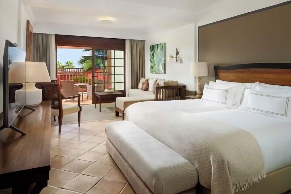 1 bedroom, premium bedding, down comforters, minibar