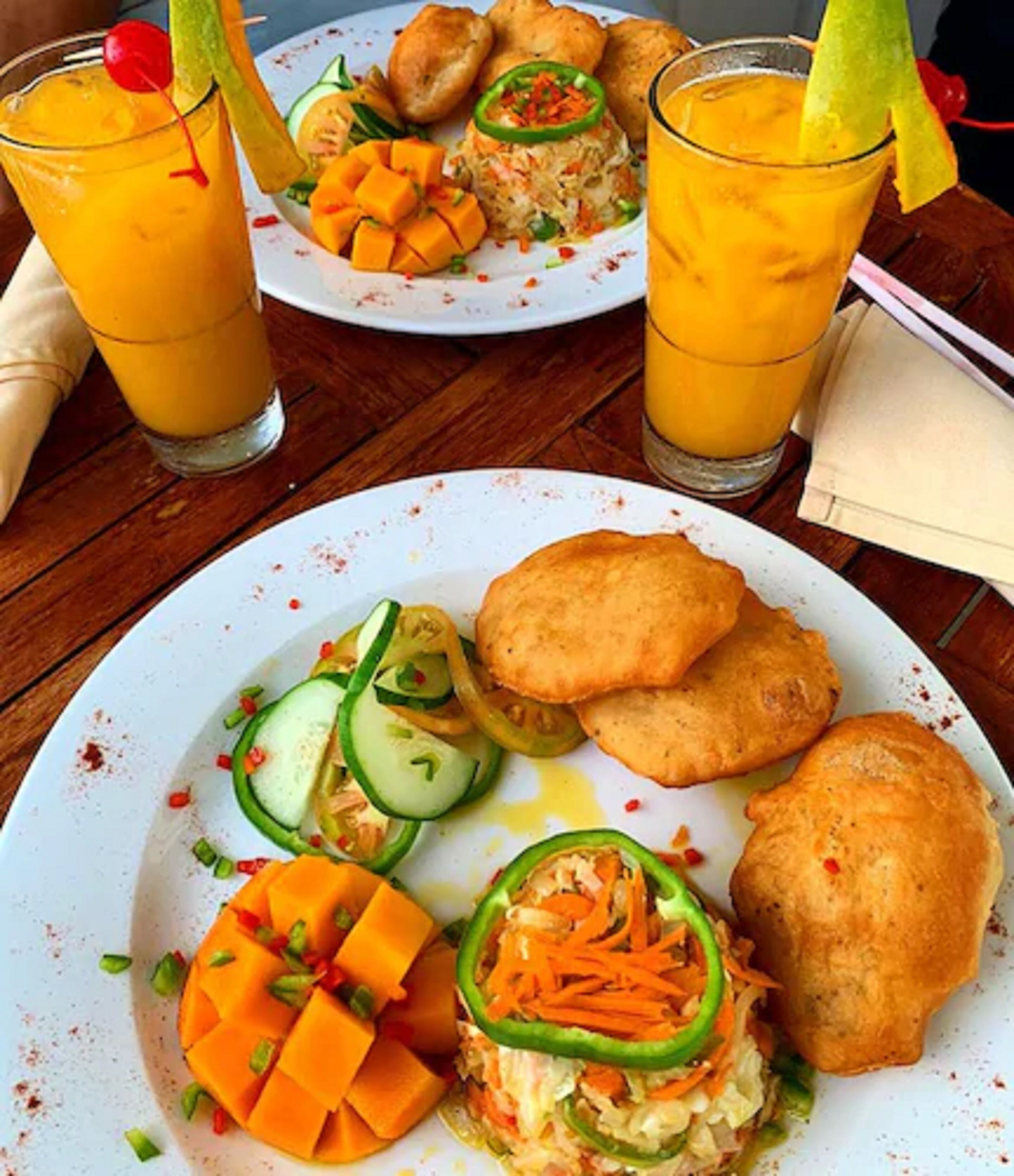 breakfast, lunch and dinner served