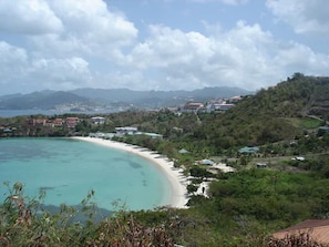 Am Strand, weißer Sandstrand