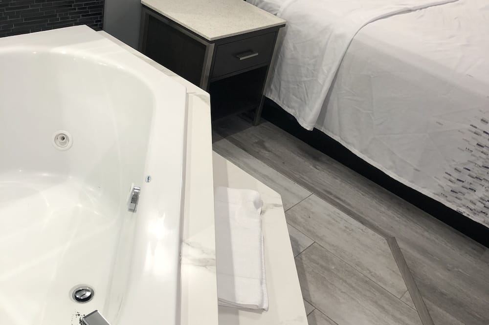 Travelodge Inn & Suites by Wyndham West Covina