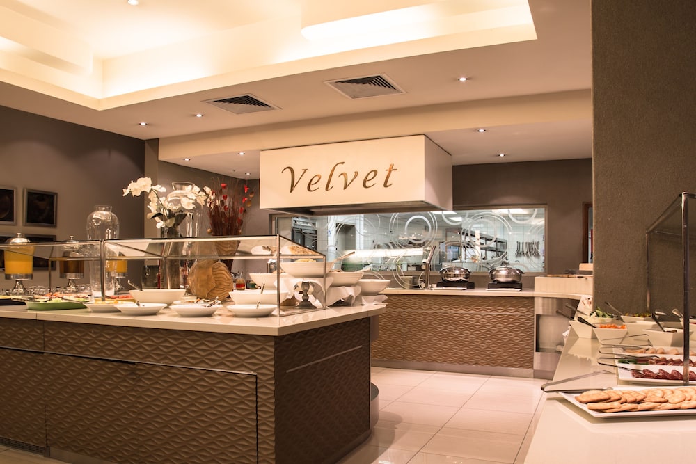 Holiday Inn Johannesburg - Rosebank by IHG by null