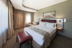 Premium bedding, in-room safe, desk, soundproofing - Holiday Inn Johannesburg - Rosebank by IHG (Johannesburg)