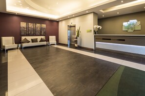 Interior entrance - Holiday Inn Johannesburg - Rosebank by IHG (Johannesburg)