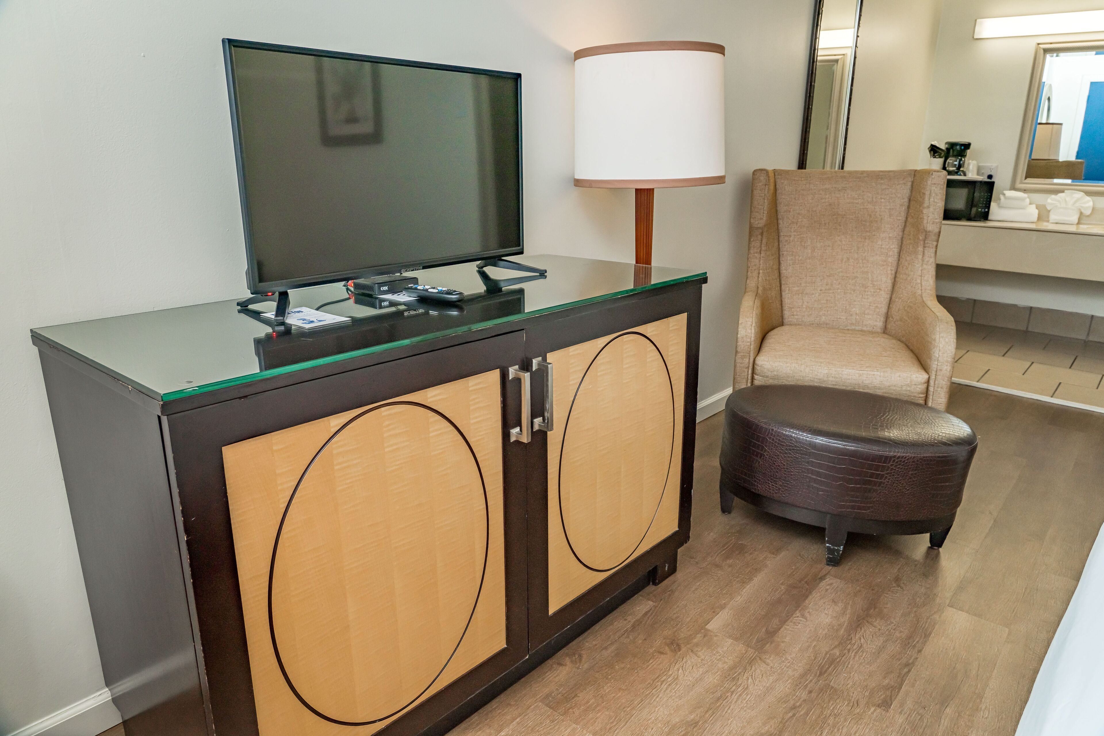 1 bedroom, premium bedding, pillow-top beds, laptop workspace