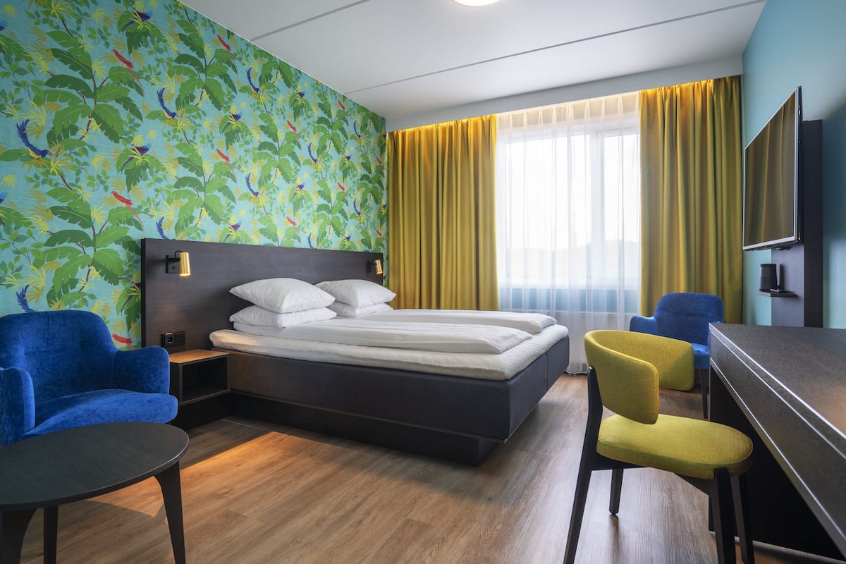 Minibar, in-room safe, desk, laptop workspace