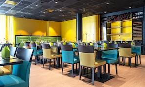 Breakfast, lunch, dinner served; local and international cuisine