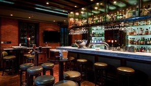 2 bars/lounges - InterContinental Shanghai Expo by IHG (Shanghai)
