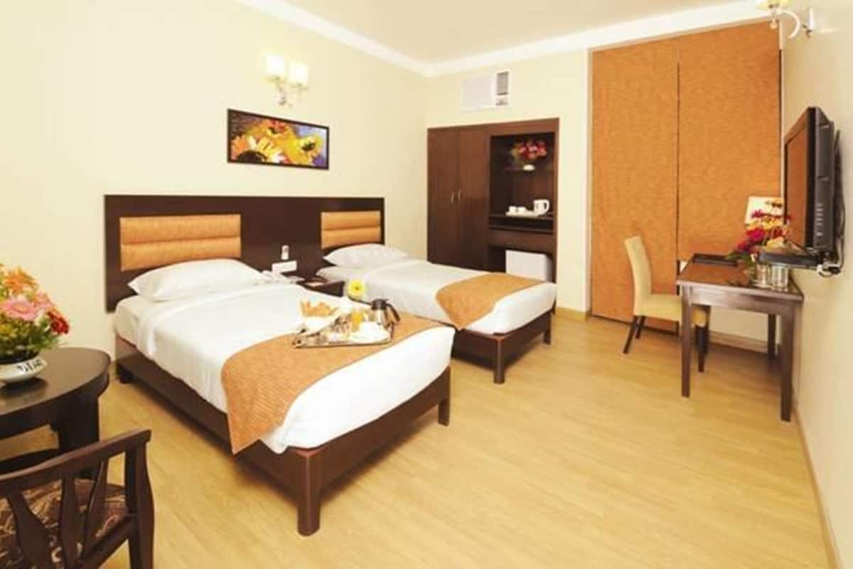 Executive Room | Desk, soundproofing, iron/ironing board (on request), WiFi (free)