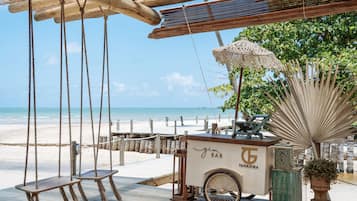 2 restaurants, breakfast, lunch, dinner served; Mediterranean cuisine