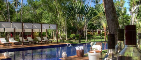 Outdoor pool, sun loungers