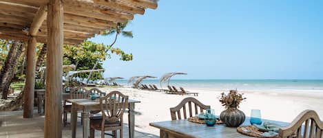 2 restaurants, breakfast, lunch, dinner served; Mediterranean cuisine