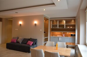 TV - Warsaw Apartments Magnolie (Warsaw)