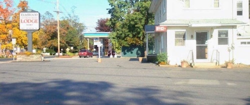 Elmwood Motor Lodge