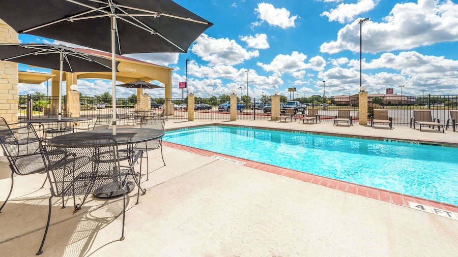 Ramada by Wyndham College Station