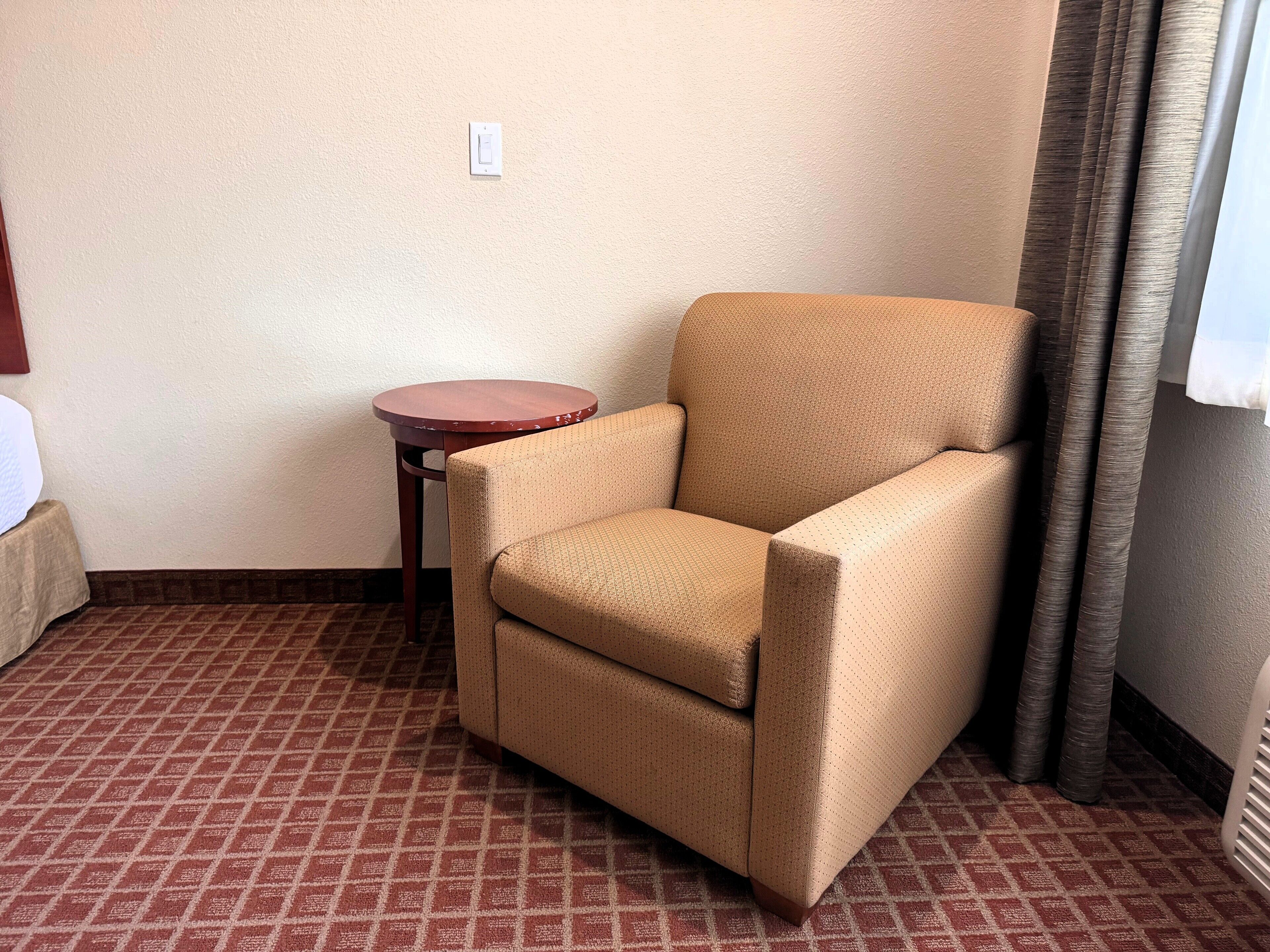 40-inch flat-screen tv with cable channels, tv